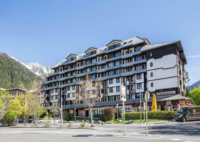 Au Pied Du Mont-blanc - *