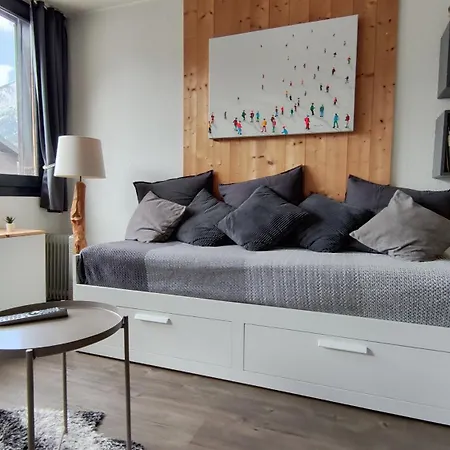 Au Pied Du Mont-blanc - *