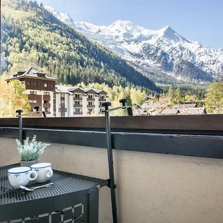 Au Pied Du Mont-blanc - Chamonix